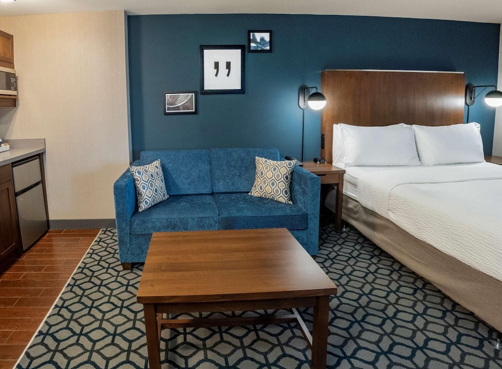 Suite, 1 Bedroom, River View - Photo 4