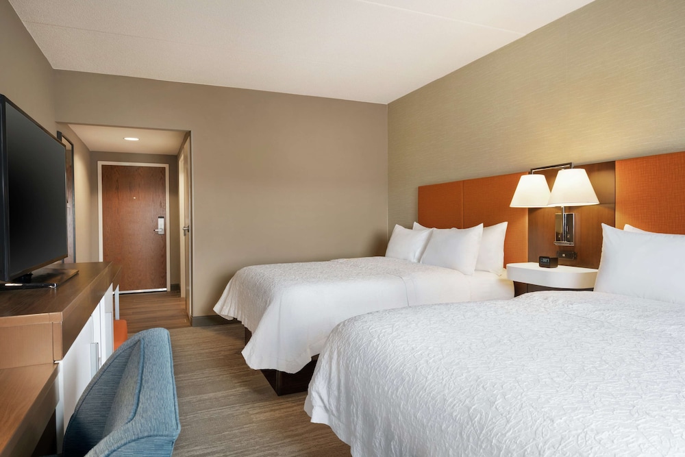 Room, 2 Queen Beds, Accessible (Roll-In Shower) - Photo 4
