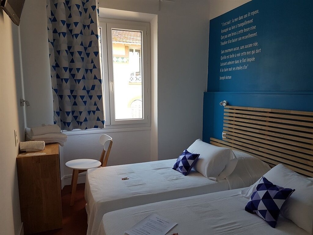 Standard Double or Twin Room, Private Bathroom (Fenêtre)
