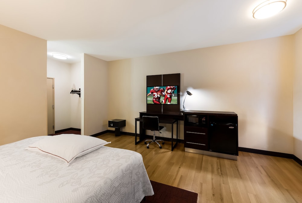 Premium Room, 1 King Bed with Sofa bed, Accessible (Upgraded Bedding & Snack, Smoke Free) - Photo 2