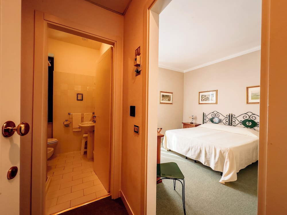 Superior Room - Photo 15