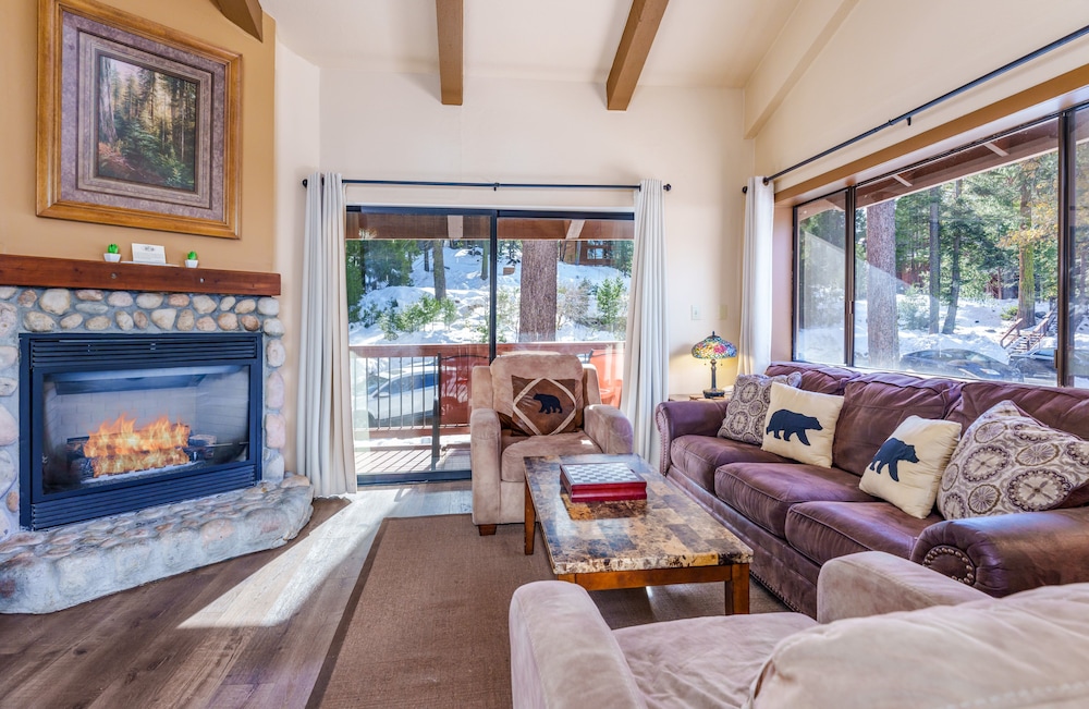 Studio Suite, 2 Queen Beds, Balcony, Mountain View (Clouds Rest) photo 2