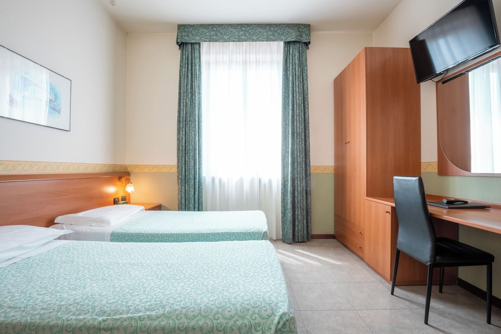 Standard Double Room, 1 King Bed, Annex Building