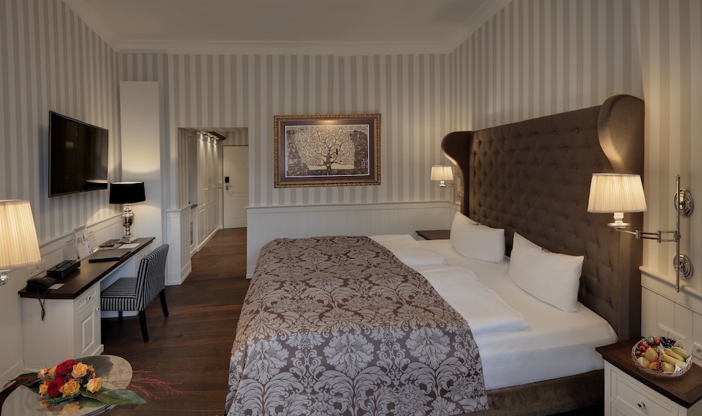 Premium Double Room, 1 Double Bed, Balcony photo 2