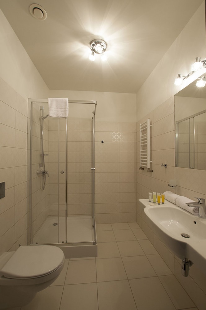 Standard Double or Twin Room photo 3