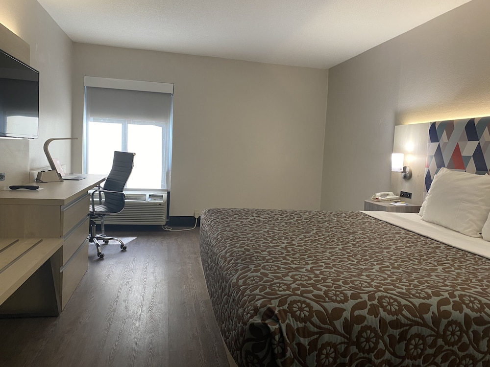 Standard Room, 1 King Bed - Photo 3