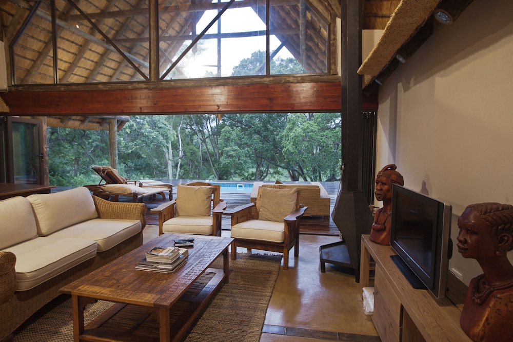 Luxury House (Homestead) photo 3