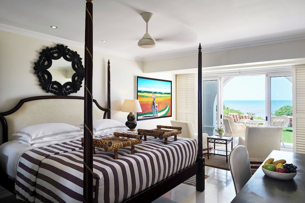 Sea Facing Cabana (King) - Photo 3