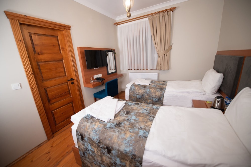 Standard Twin Room, 2 Twin Beds - Photo 1