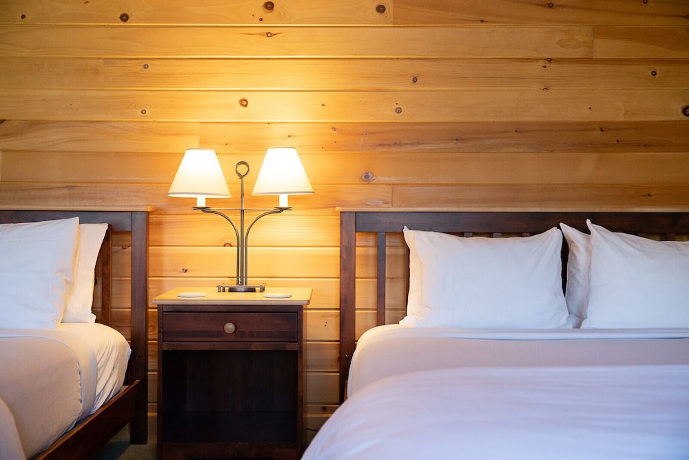 Comfort Single Room, 2 Queen Beds, Private Bathroom photo 2