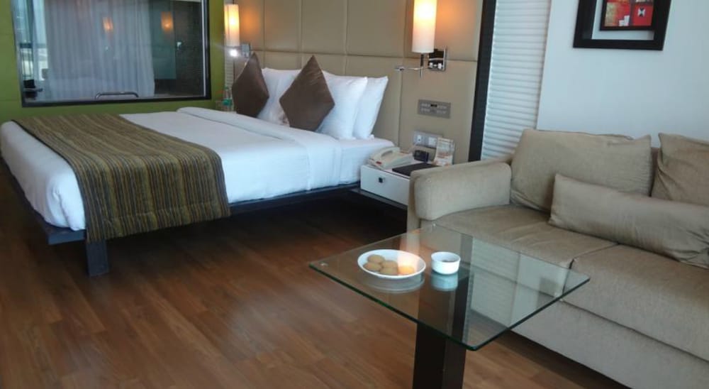 Standard Room, 1 King Bed