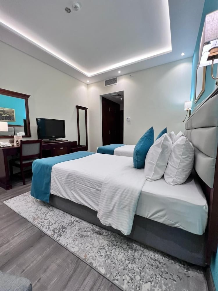 Standard Room, 2 Twin Beds, Smoking photo 3