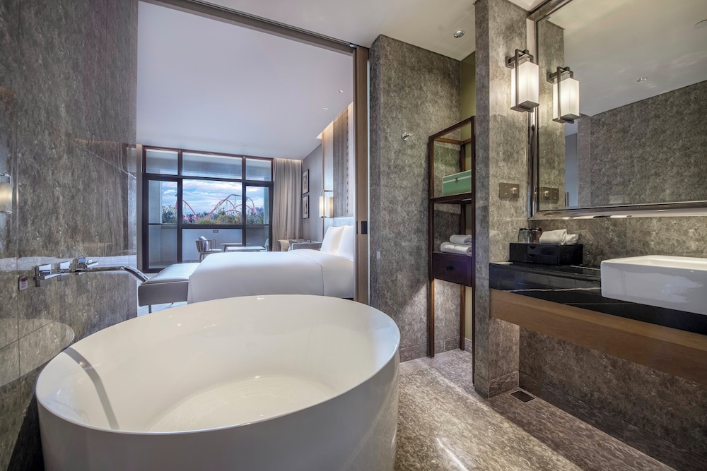 Premium Room, Multiple Beds, Club Lounge Access