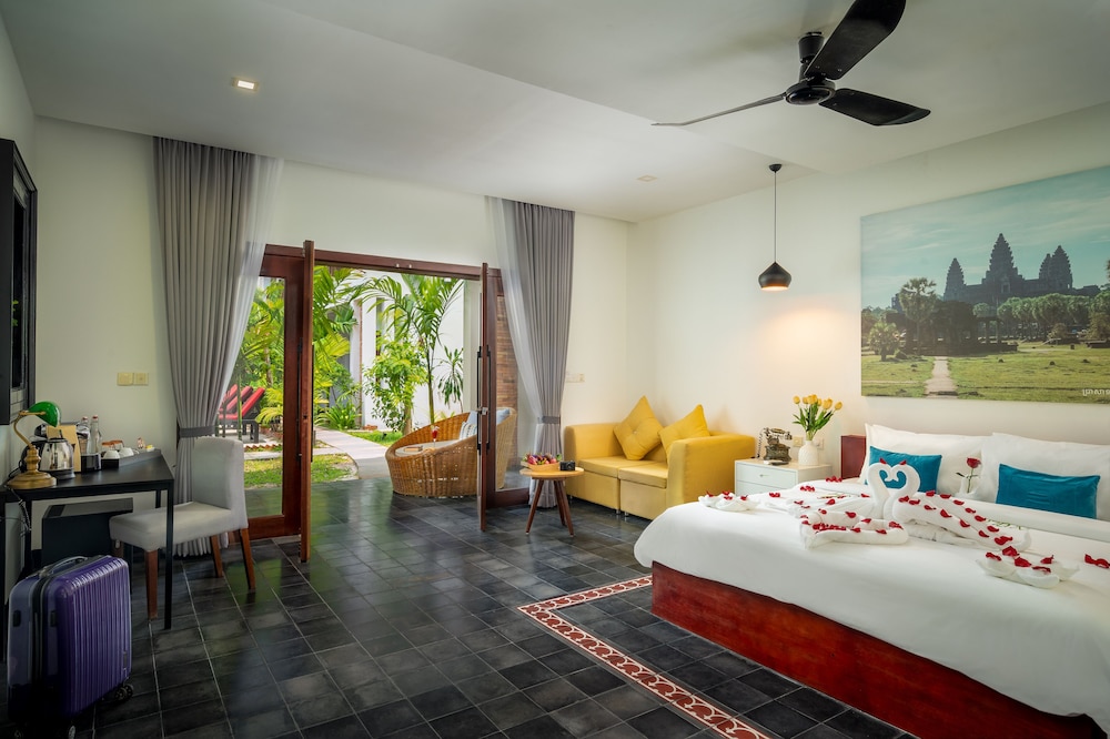 Cabana Suite Pool Access - Photo 6
