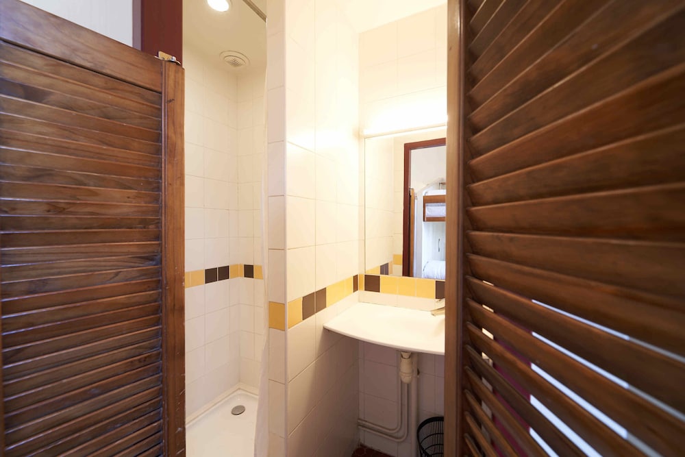 Single Room, shared toilets photo 2