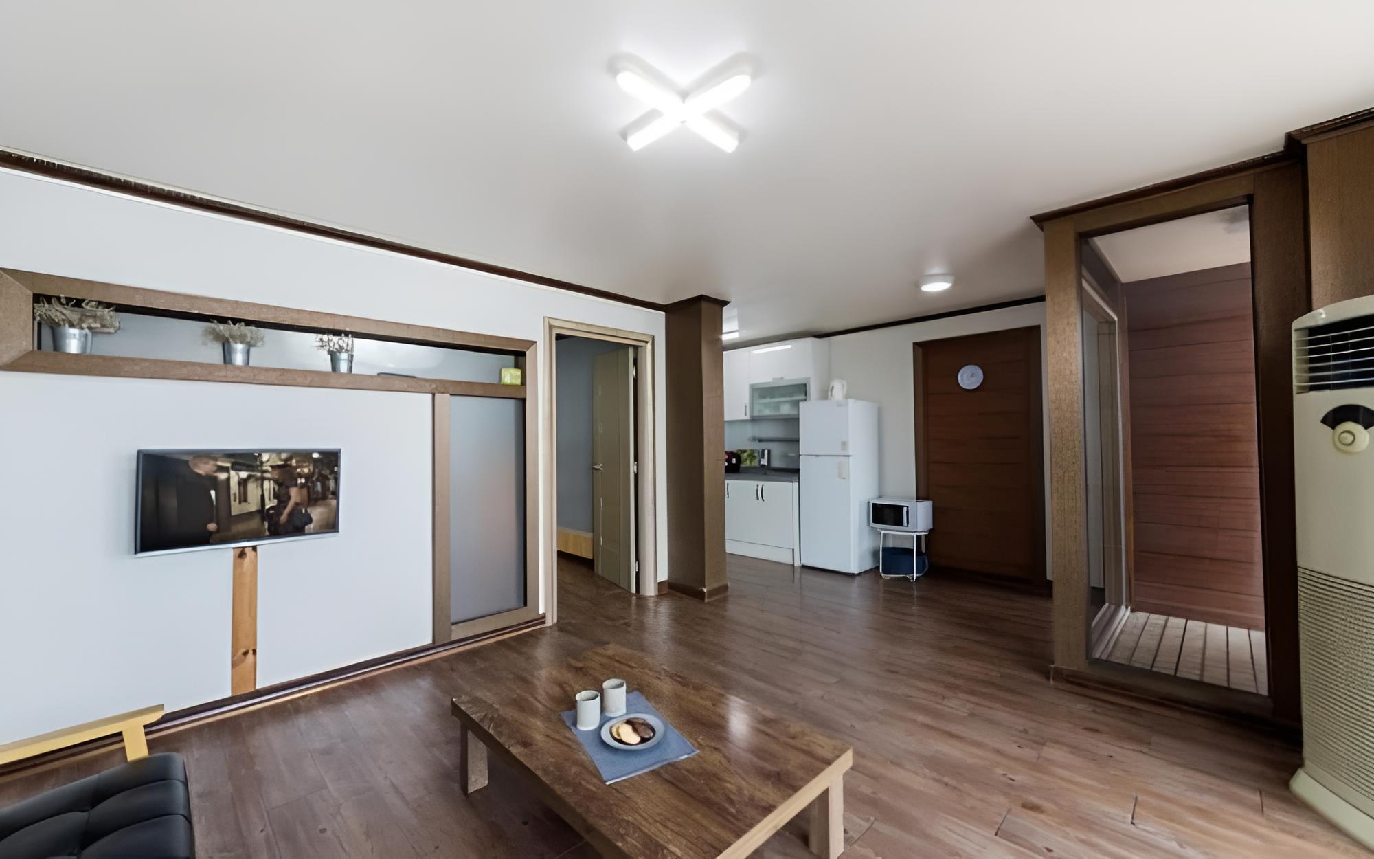 Room (Ocean View Room 103 (Ondol Room))
