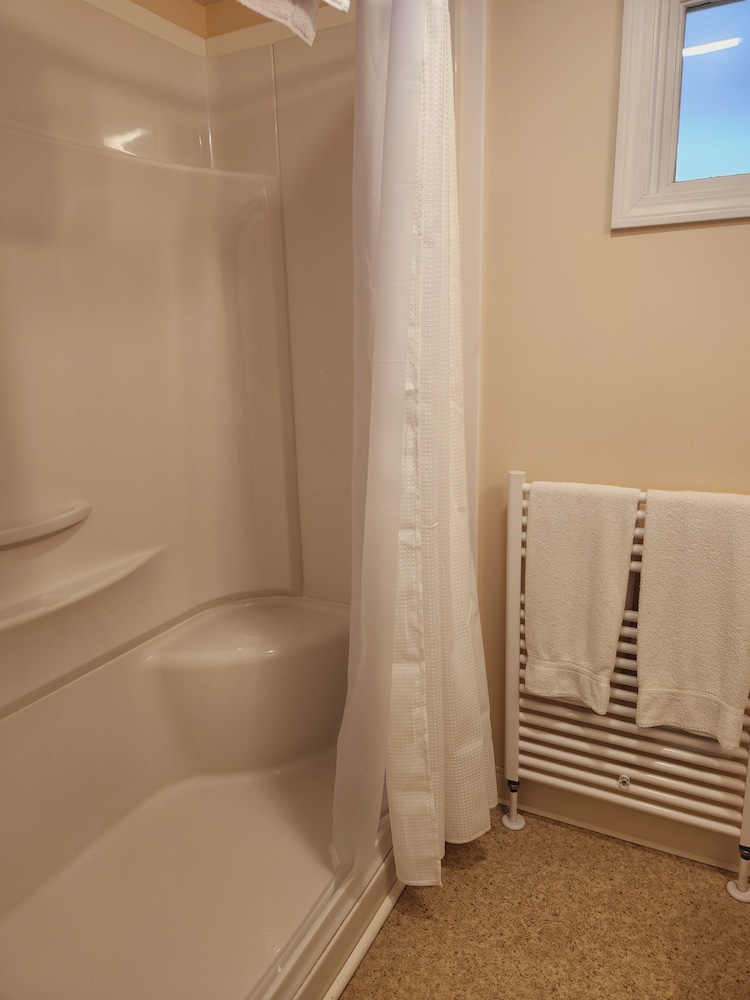 Room, 1 King Bed, Golf View, Ground Floor photo 3