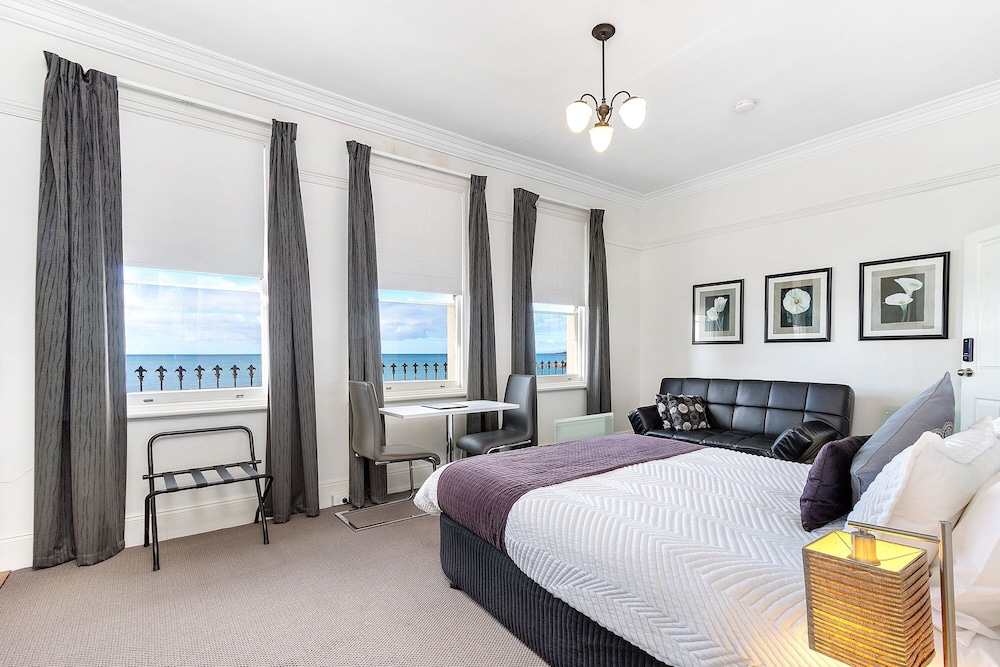 Waterfront Suite photo 2