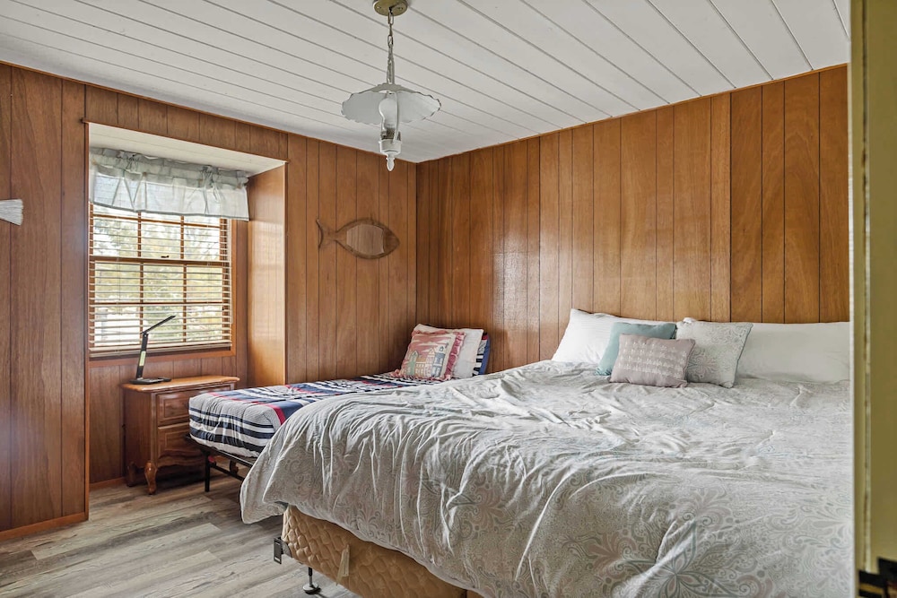 Cabin, Multiple Beds, Patio, Mountain View (Happy Bear Cabin) photo 2
