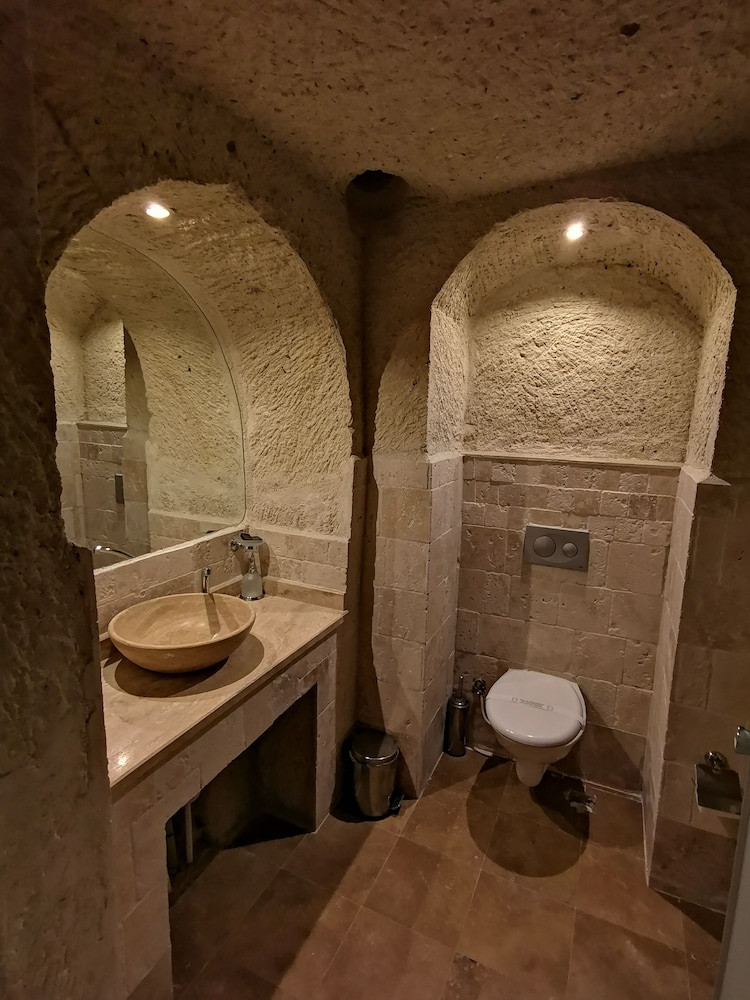 Royal Cave Suite - Photo 3