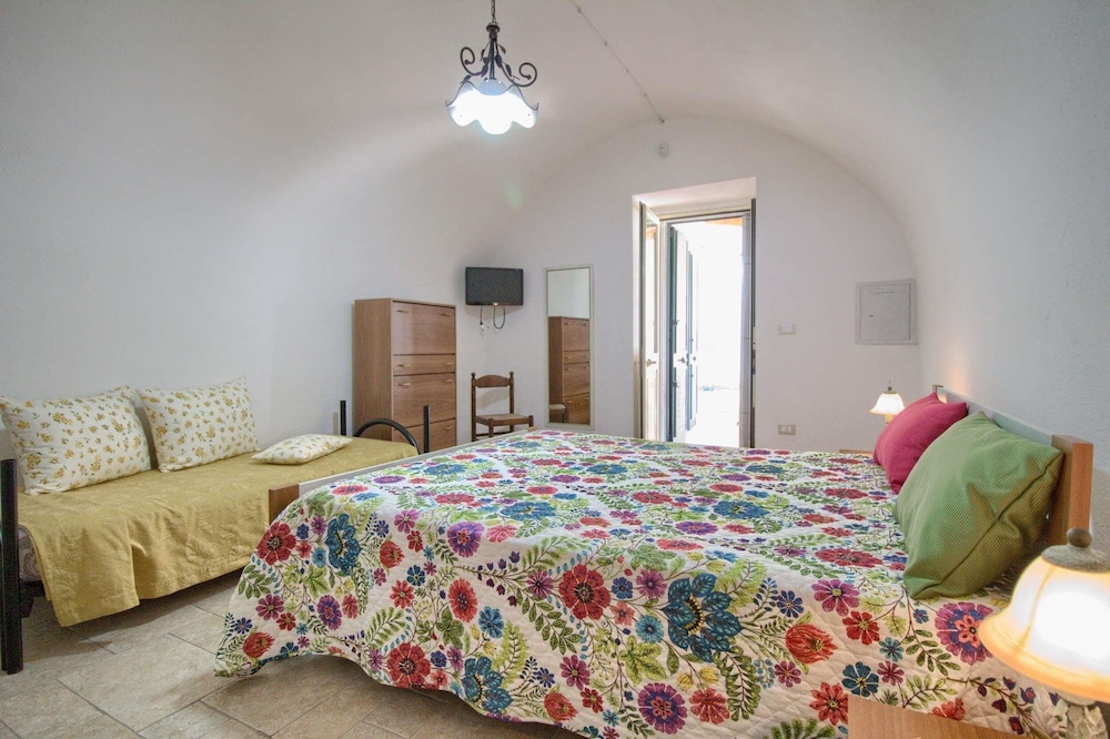 House (1 Bedroom)
