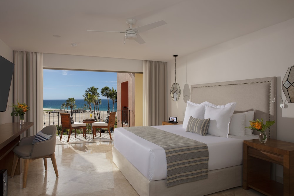 Deluxe Room, 1 King Bed, Ocean View