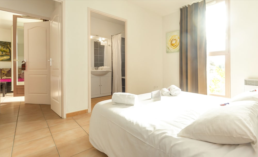Superior Family Apartment - Photo 9