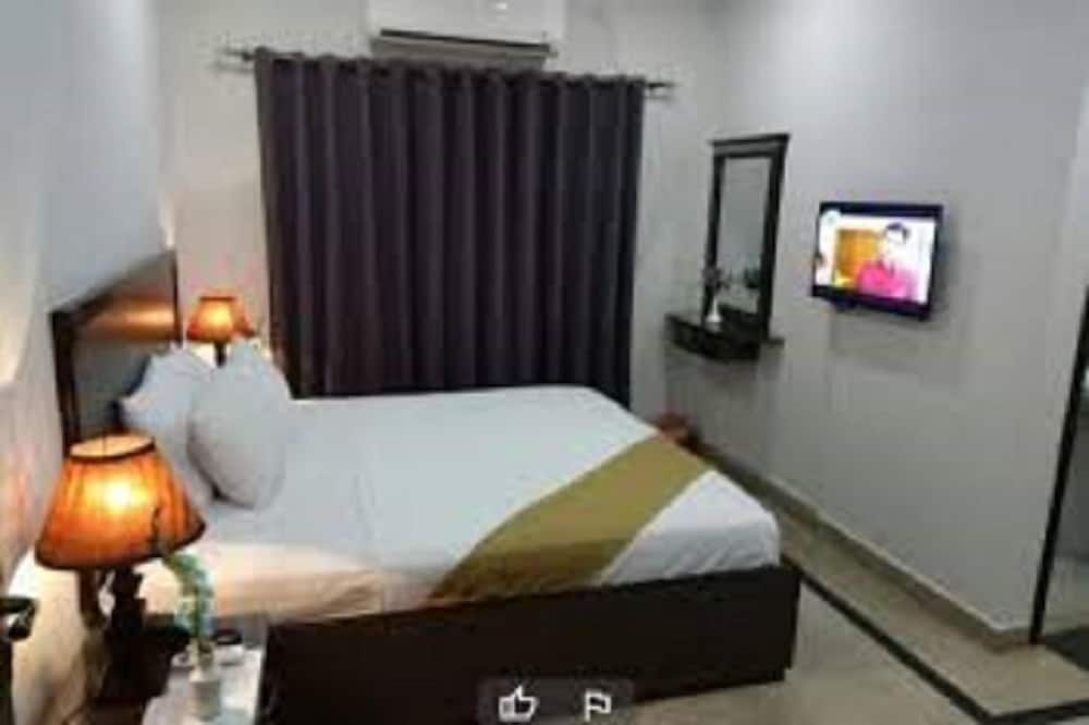 Deluxe Double Room - Photo 11