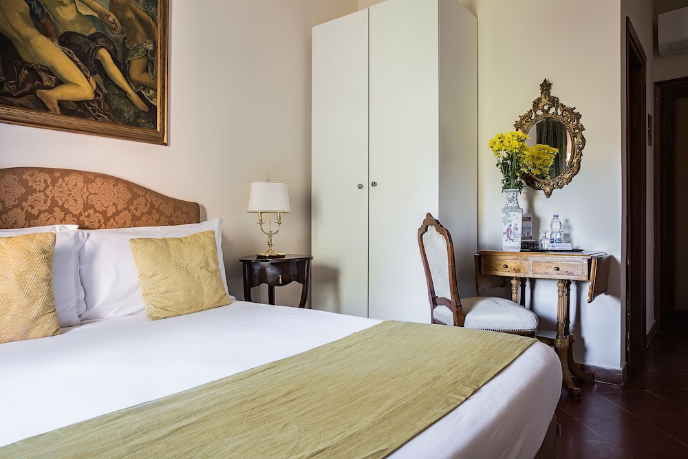 Double Room, Courtyard View, Garden Area photo 2