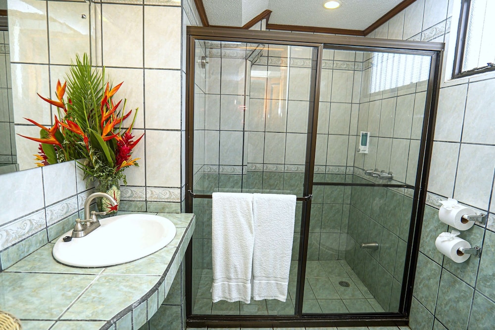 Superior Room, Multiple Beds, Non Smoking - Photo 5