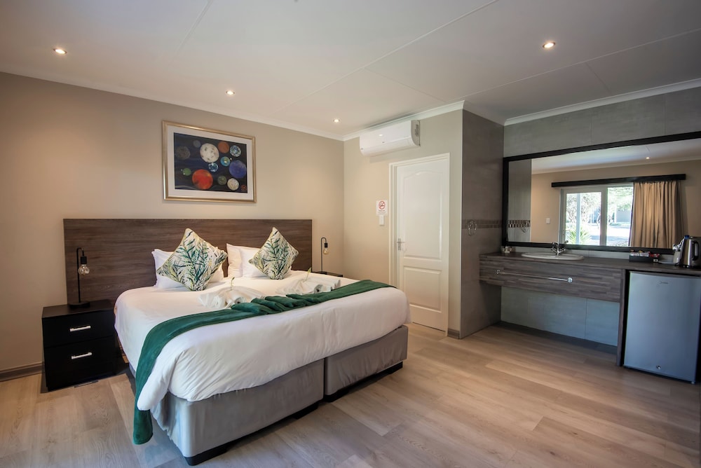 Standard Double or Twin Room, Patio, Garden View