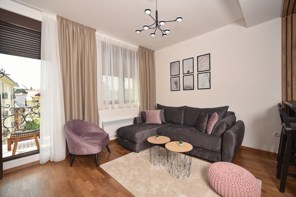 Premium Apartment, 1 Queen Bed with Sofa bed