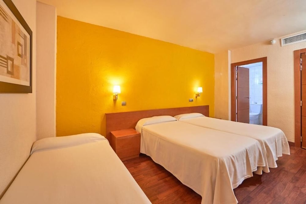 Double Room, Mountain View (2 adults and 1 child)