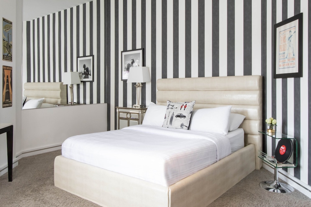 Premier Room, 1 Queen Bed