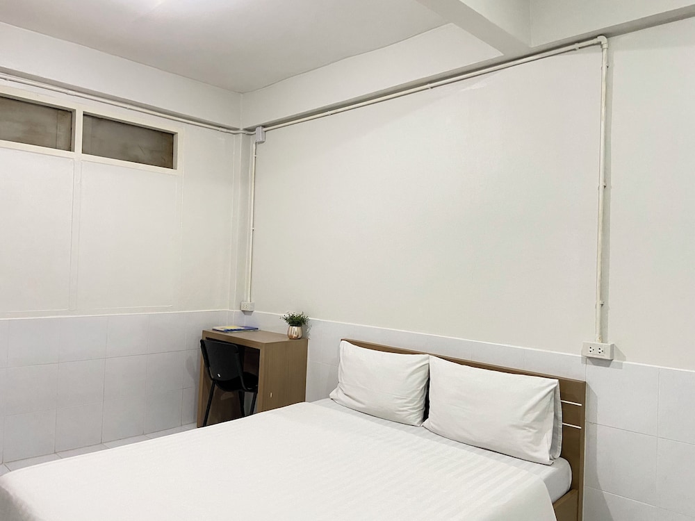 Standard Room, City View photo 3
