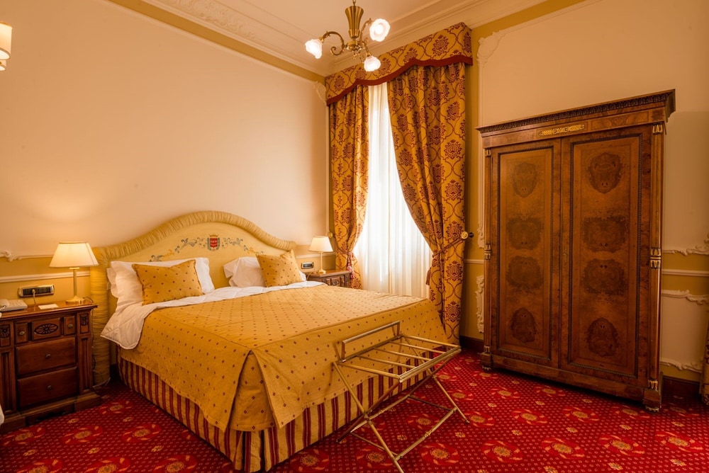 Superior Double or Twin Room - Photo 2