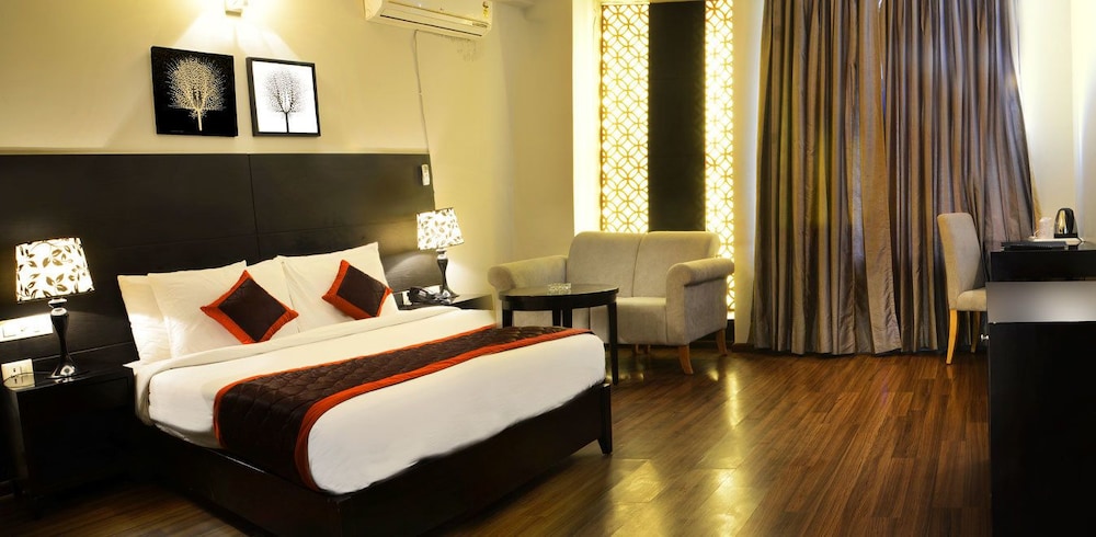 Superior Double Room, 1 Queen Bed, Private Bathroom, Garden View photo 2