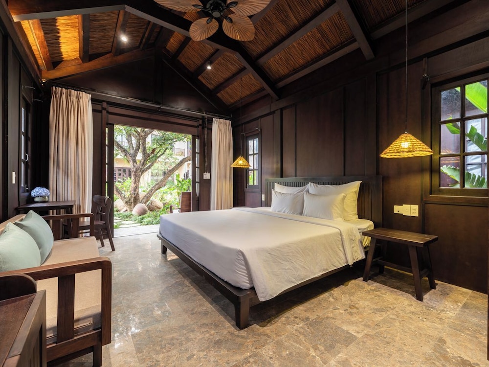 Luxury Bungalow, Garden View