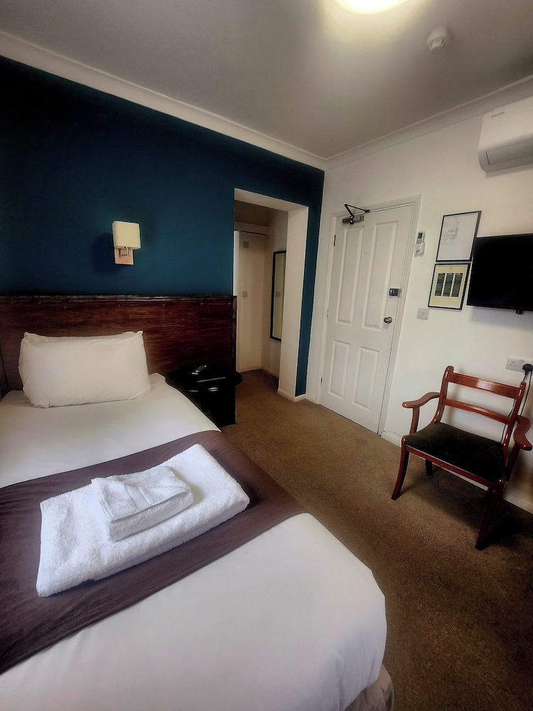 Basic Single Room