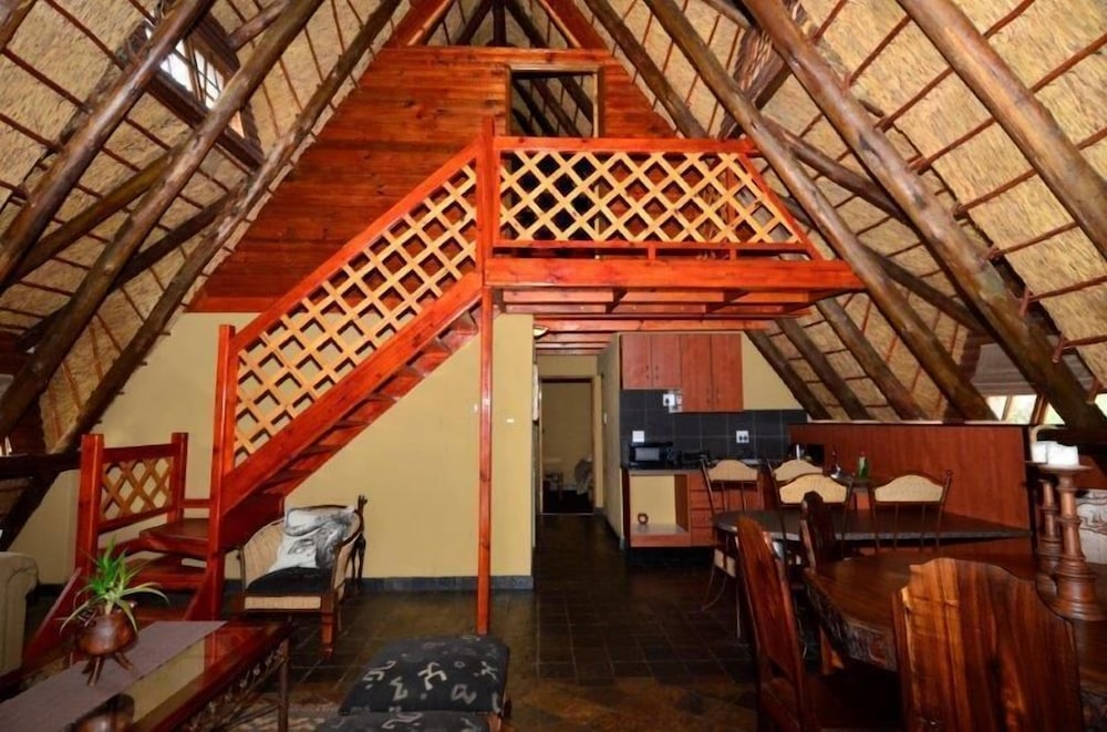 Family Chalet (Six Sleeper) photo 3