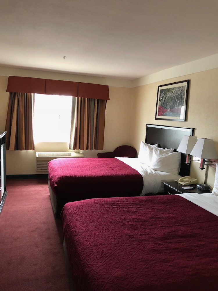 Room, 2 Queen Beds photo 3