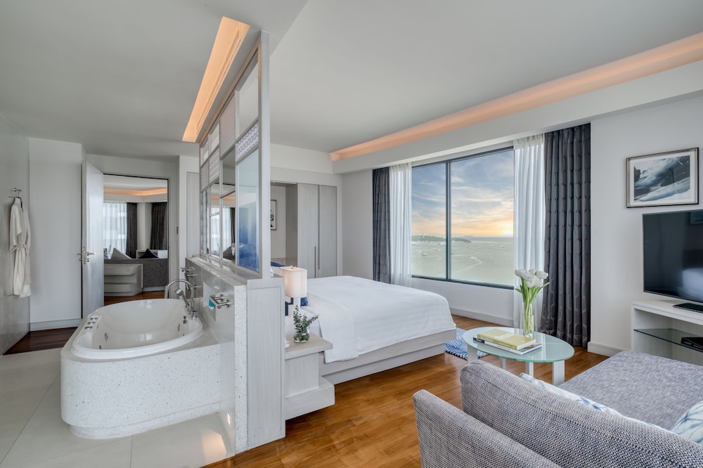 Club Executive Ocean Suite - Photo 7