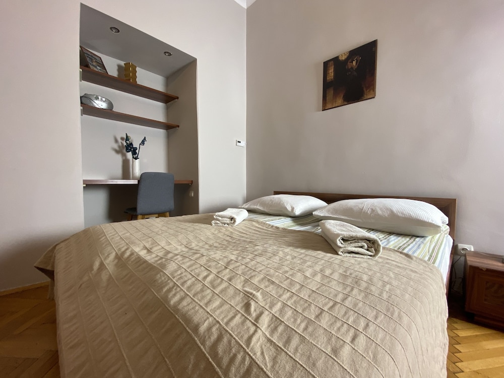 Apartment Selected at Check-In - different locations (6 adults) - Photo 14
