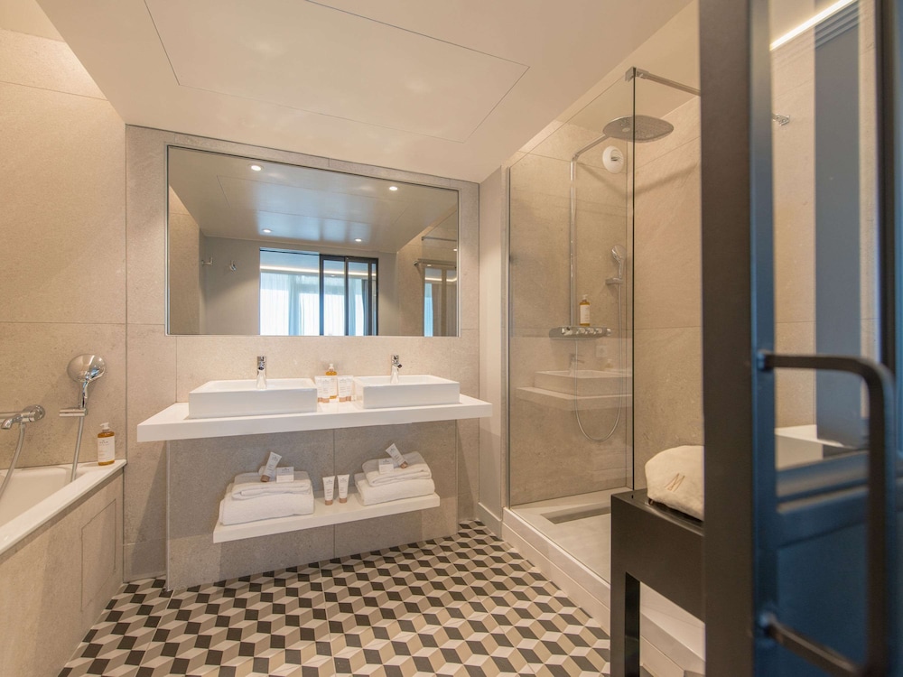 Junior Suite, 1 King Bed, Balcony (Lounge, Terrace or Balcony) - Photo 6