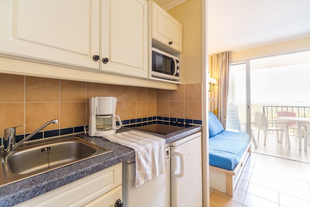 Appartement 4 personnes - 1 chambre - Terrasse ou balcon - Climatisé photo 3