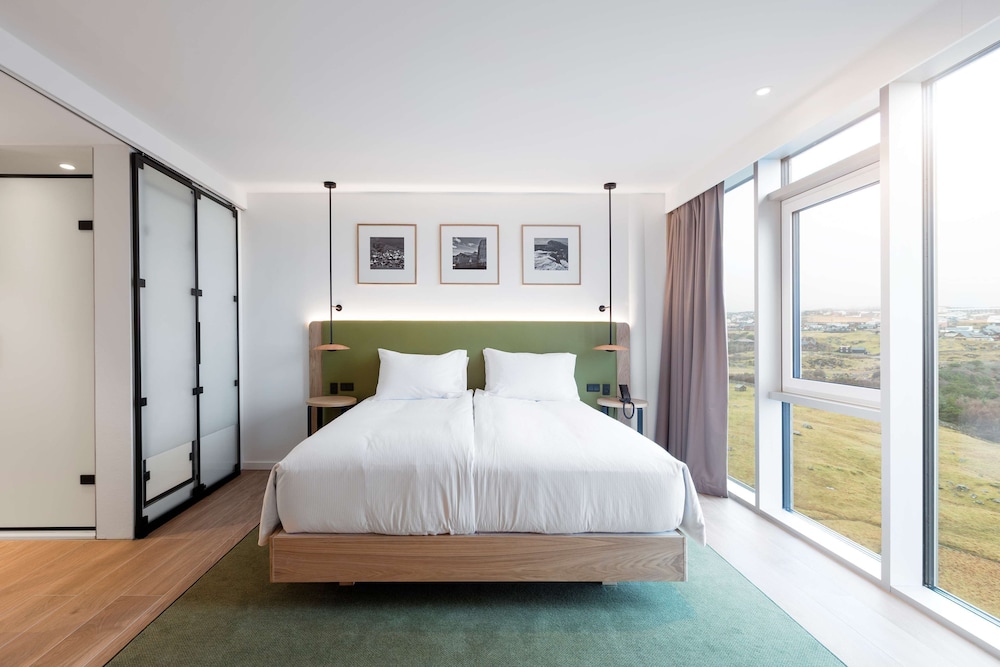 Junior Suite, 1 King Bed - Photo 4