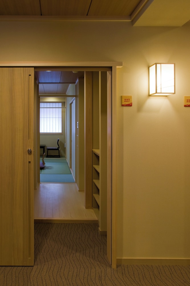 Japanese Style Room for 5 People, New Building, Non Smoking photo 3