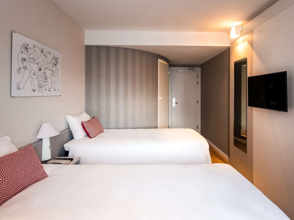 Room, 2 Twin Beds - Photo 5