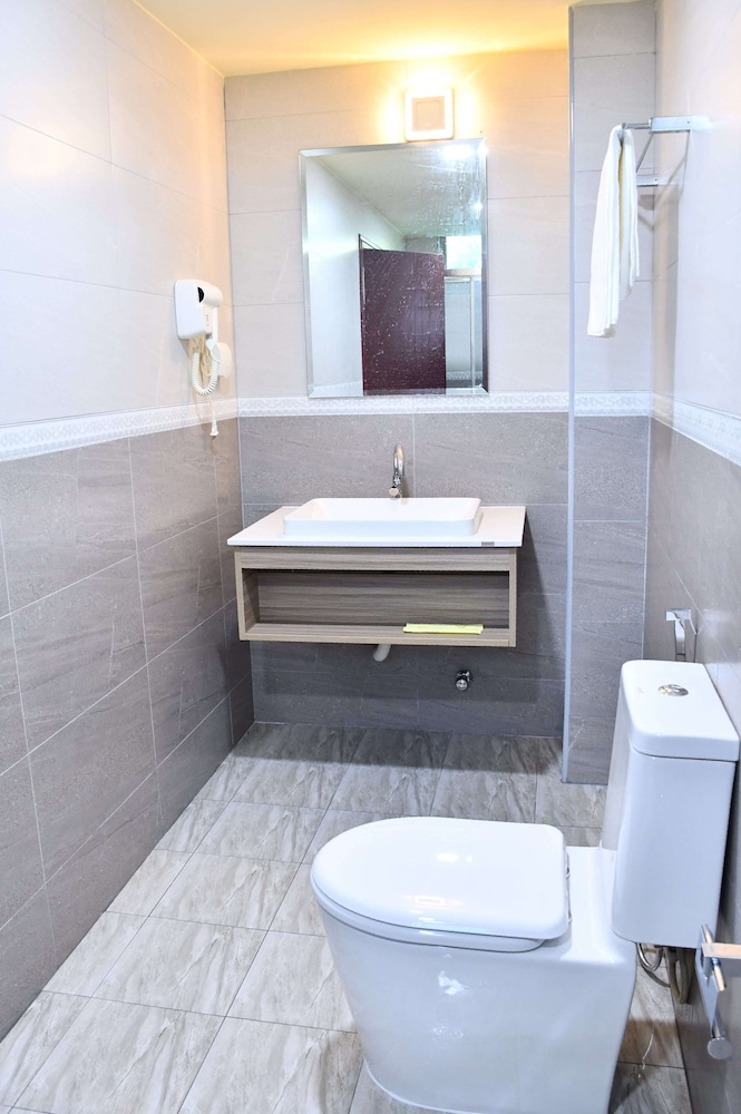 Deluxe Room - Photo 4