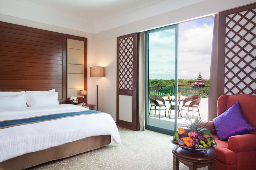 Executive Room, 1 King Bed, Terrace, Hill View photo 3